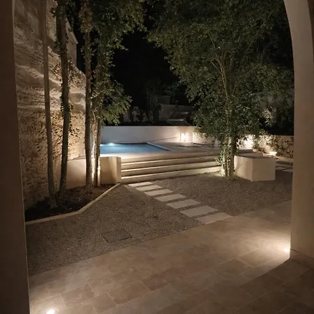 Hotel Cava Urban Relais & Pool