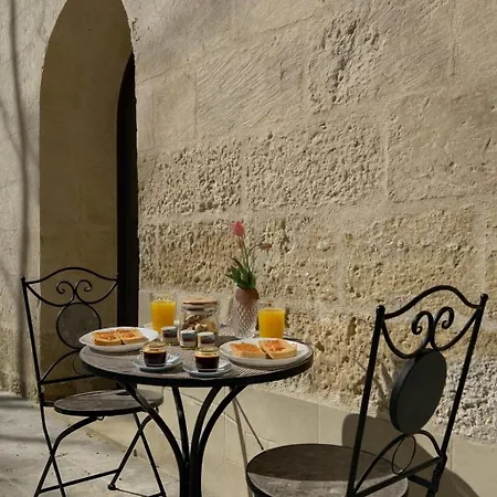 Cava Urban Relais & Pool מלון לצ'ה