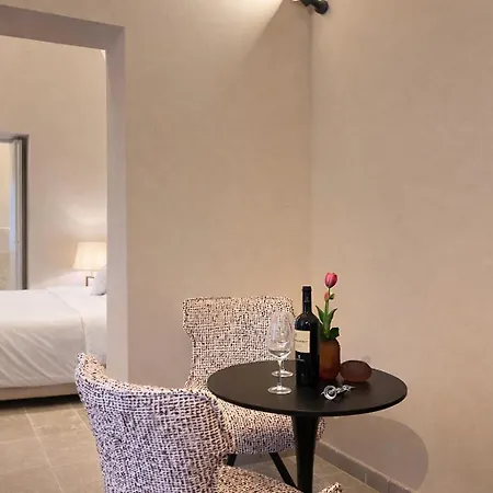 Cava Urban Relais & Pool לצ'ה