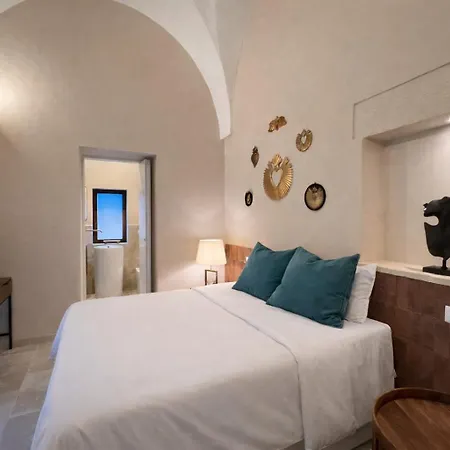 Hotel Cava Urban Relais & Pool
