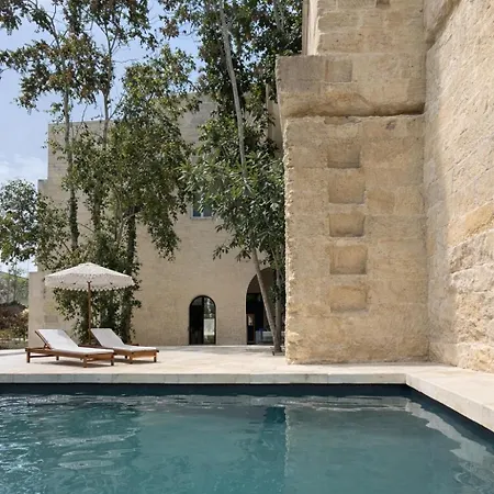 Cava Urban Relais & Pool Hotel *