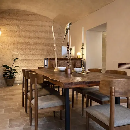 Cava Urban Relais & Pool