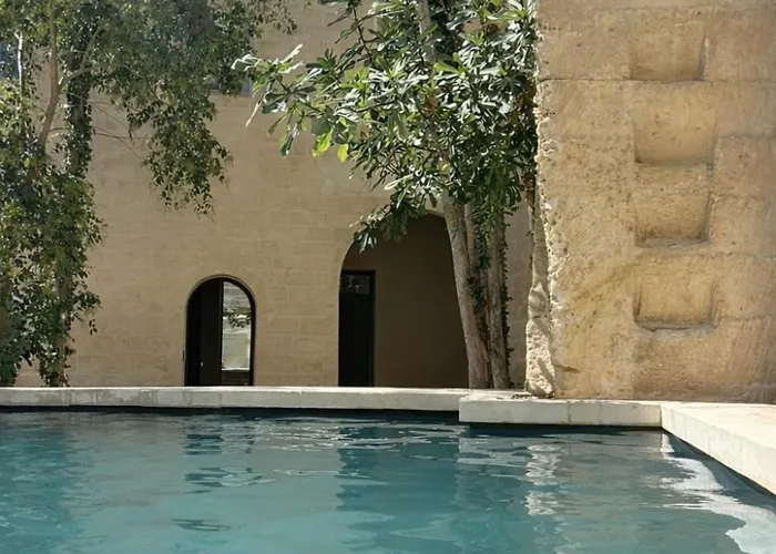 מלון Cava Urban Relais & Pool