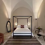 Cava Urban Relais & Pool
