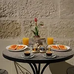 Cava Urban Relais & Pool Hotel