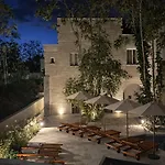 Cava Urban Relais & Pool *