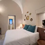 Hotel Cava Urban Relais & Pool