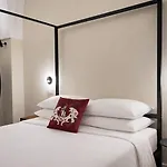 Cava Urban Relais & Pool