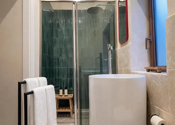 Cava Urban Relais & Pool *