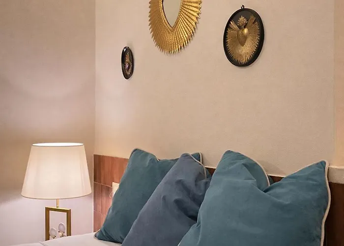 Cava Urban Relais & Pool * ليتشي